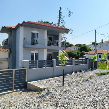 Irina's 5 Apartment *