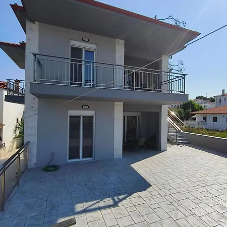 Irina's 5 Apartment *