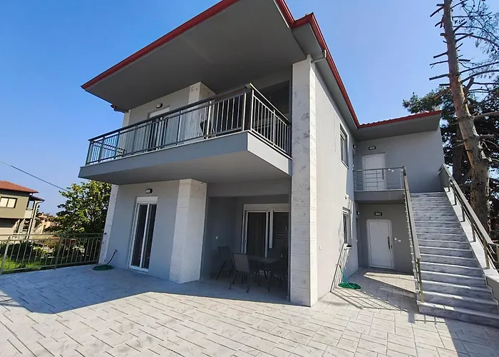 Апартаменты Irina's 5 *