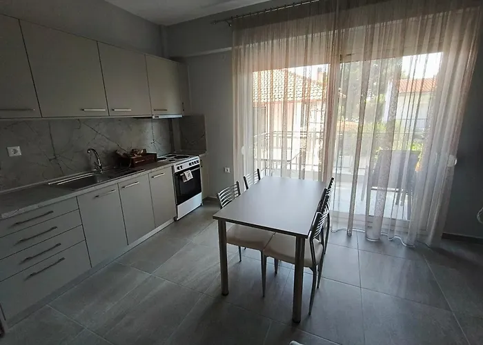 Апартаменты Irina's 5 *